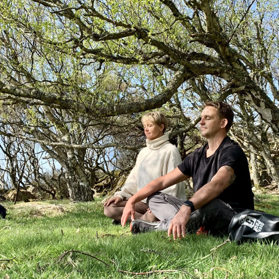 Bild på Ljuvlig YOGA-HELG med Jennie & Johan Landahl på Steninge Kuststation 19 - 21 augusti - ANMÄLNINGSAVGIFT